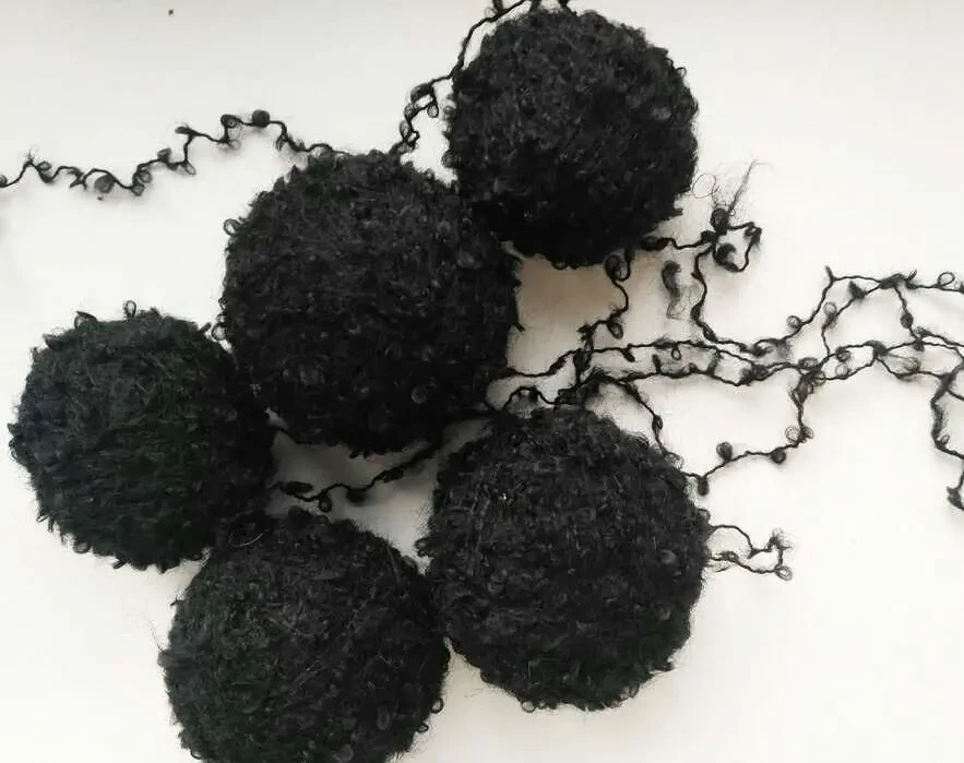 Пряжа черная нитки теплые пушистые Завиток, 64% Mohair, вес 260 г 2