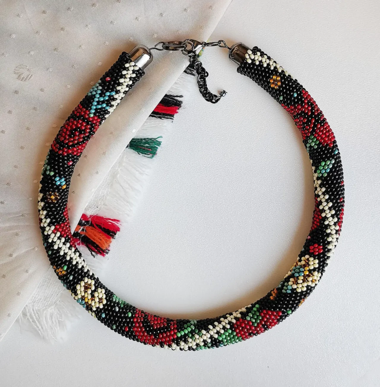 Прикраса із бісеру кольє-джгут Квітка ночі 5