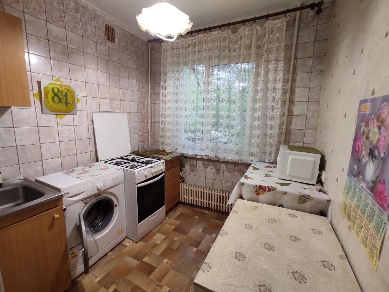 1-кв. этаж 2/5, пр Тракторостр / Валентиновская 4