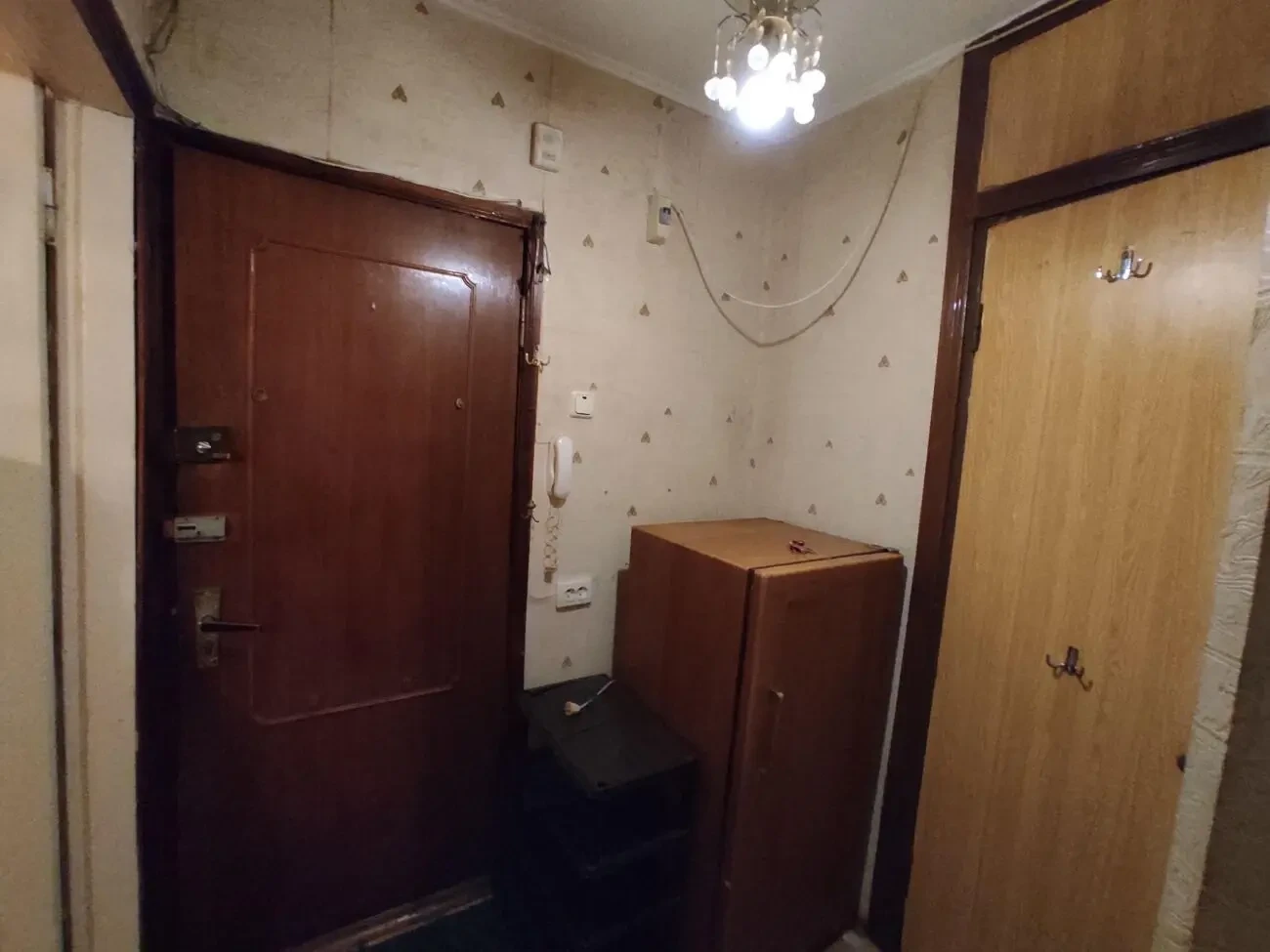 1-кв. этаж 2/5, пр Тракторостр / Валентиновская 6