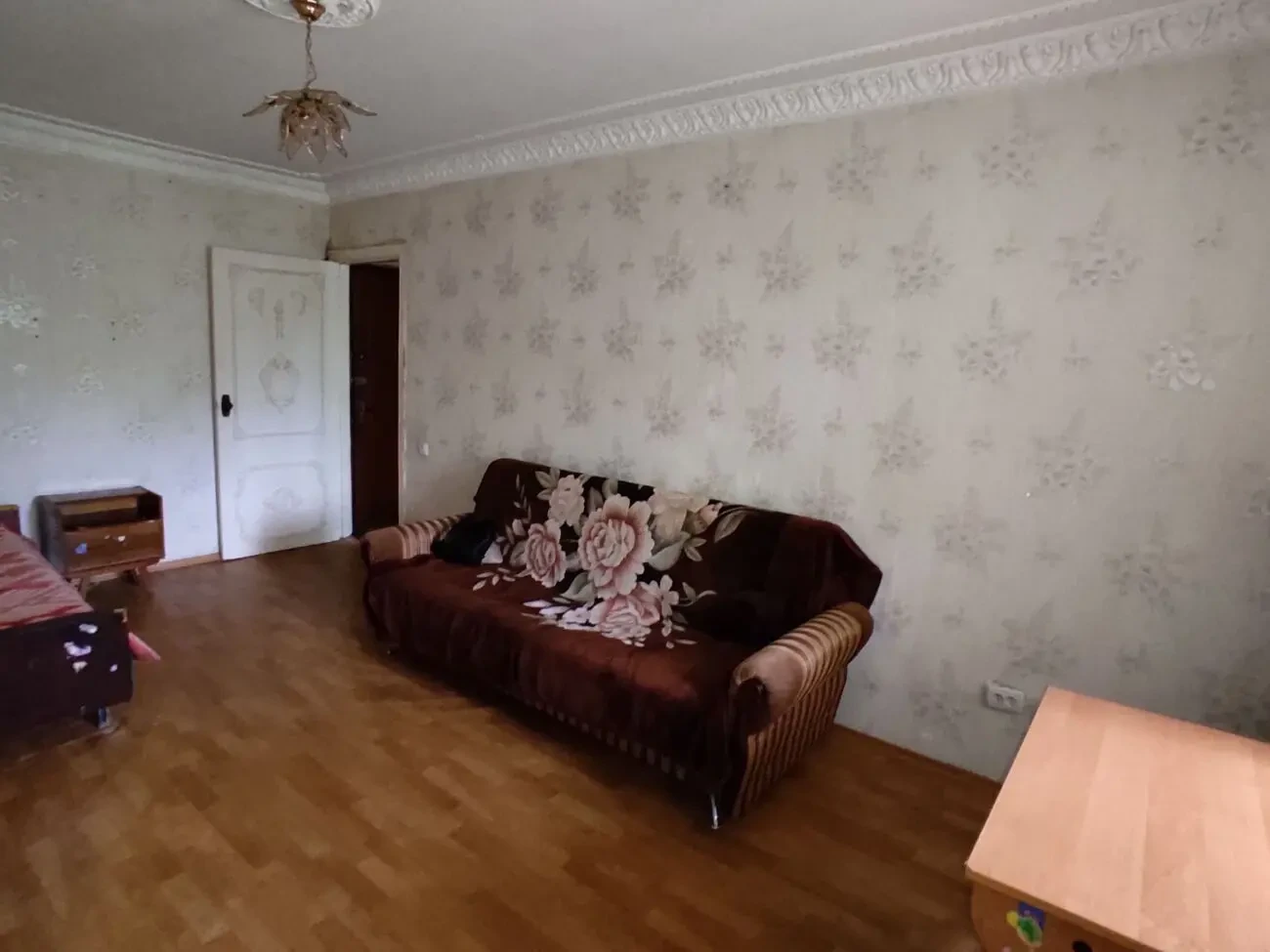 1-кв. этаж 2/5, пр Тракторостр / Валентиновская 2