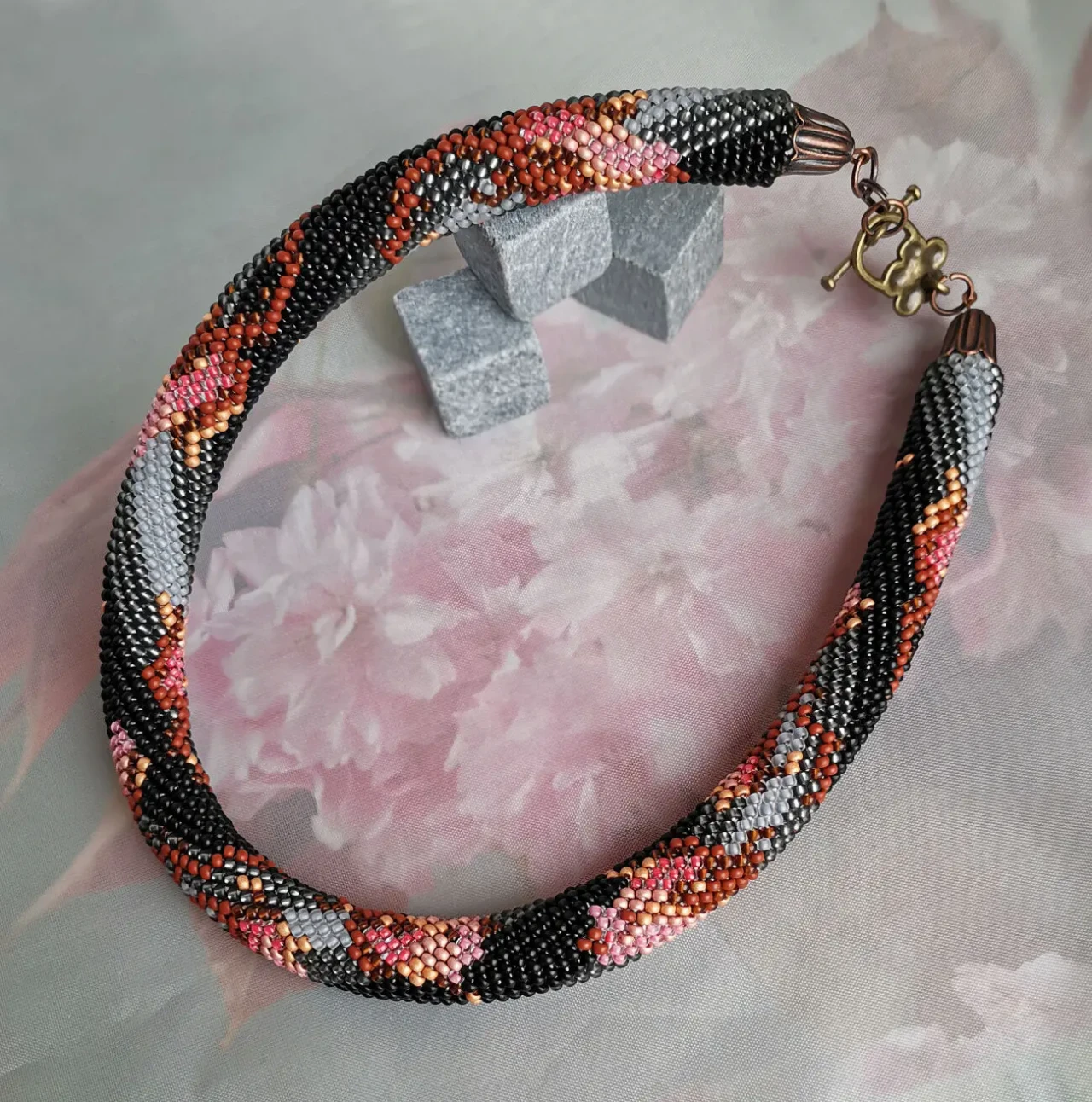 Прикраса із бісеру кольє-джгут Комплімент 3