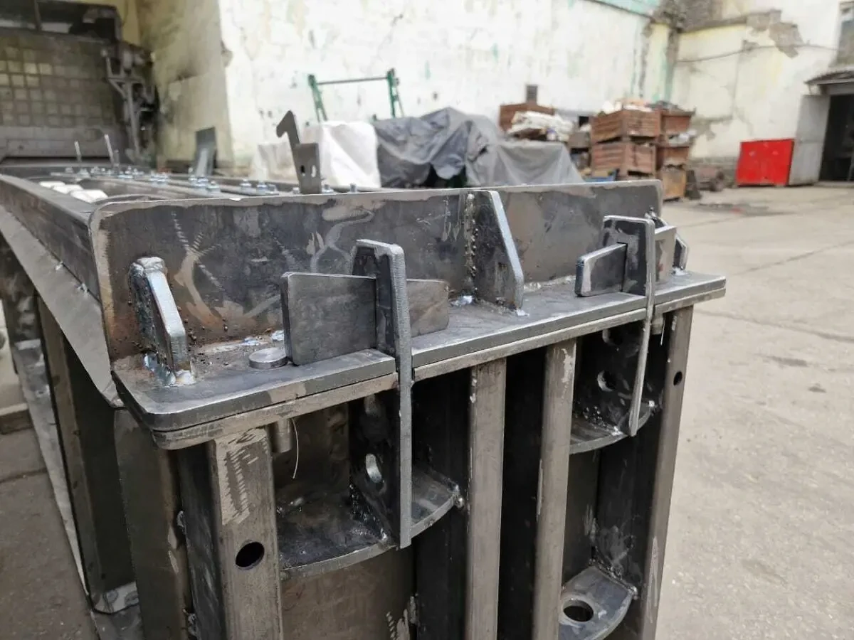 Металоформа Лего-блок для мобільних бетонних Лего-блоків 2400х600х600 9