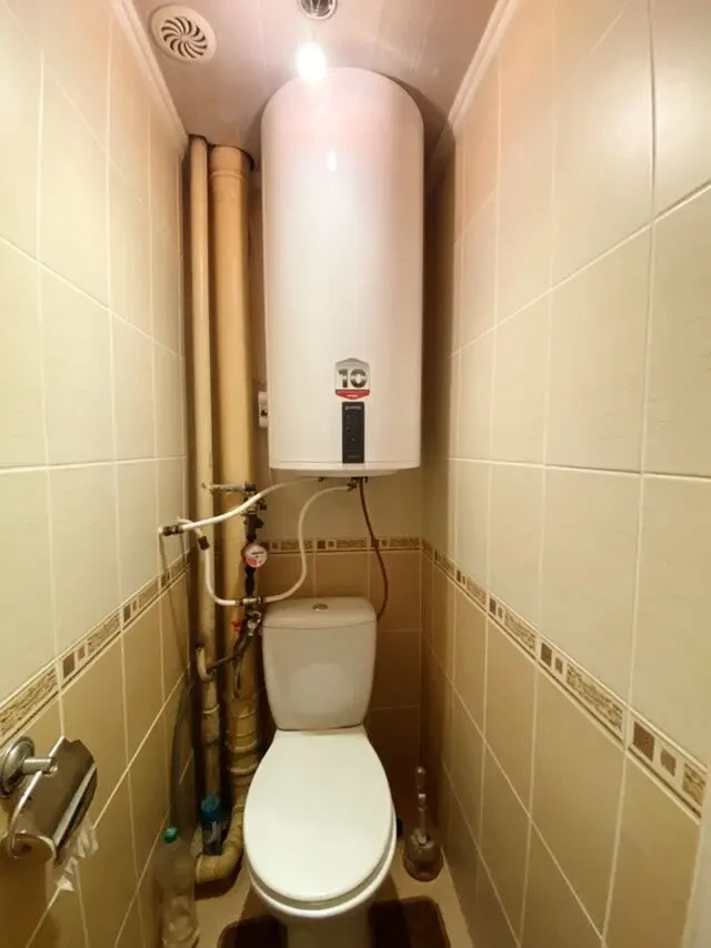 Продаю простору 3к.квартиру на Намиві 9