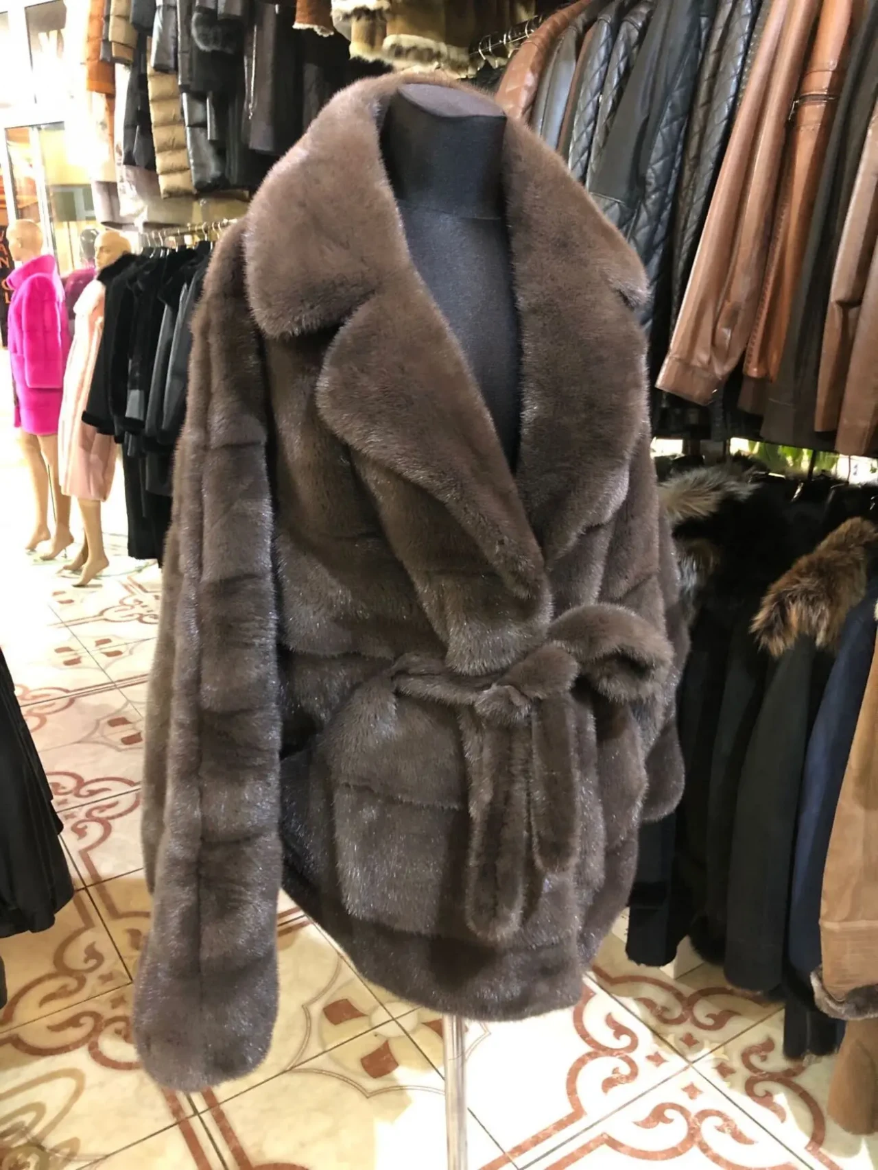 Шуби норові,англійський комір,Грецькі 2