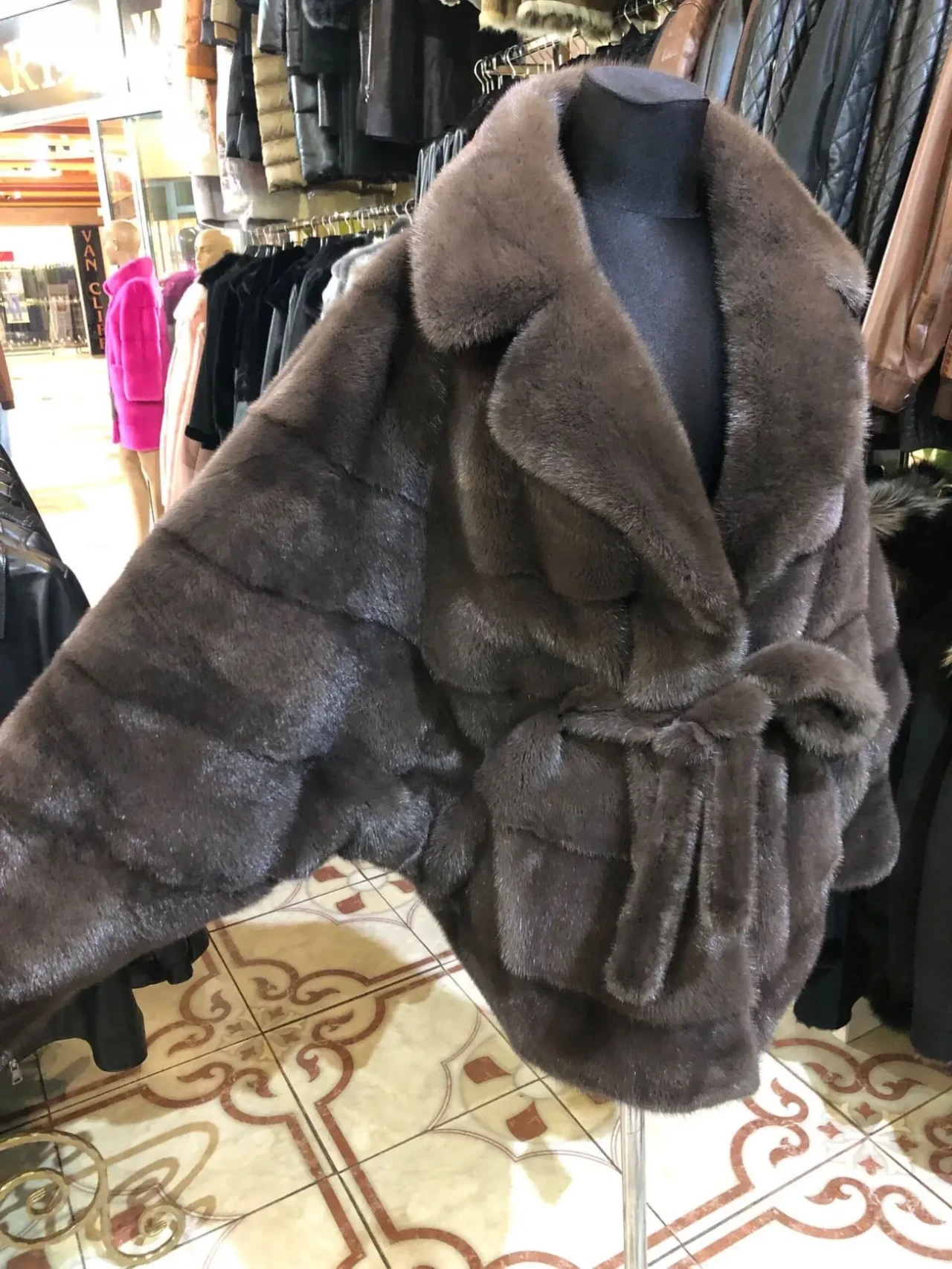 Шуби норові,англійський комір,Грецькі 4