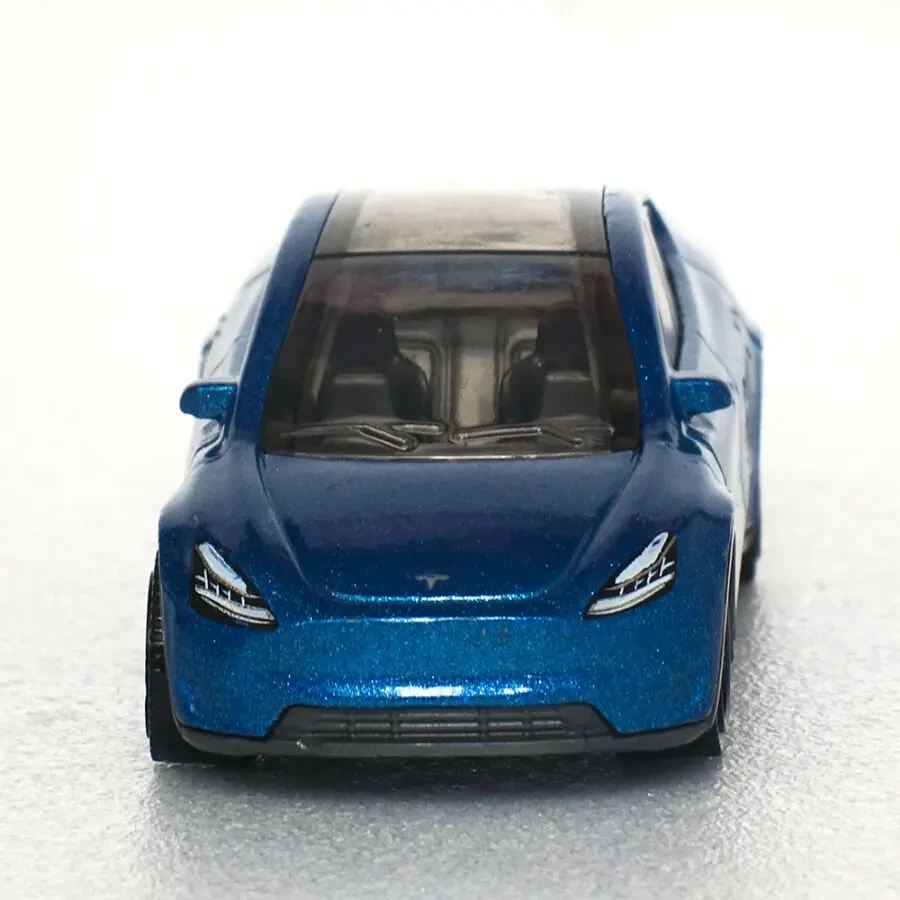 Tesla Model Y Matchbox модель машинки Mattel 2021 коллекционная 4