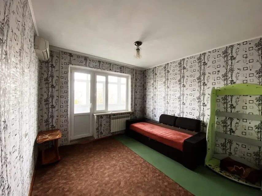 Продаю 2к.квартиру на Намиві 3