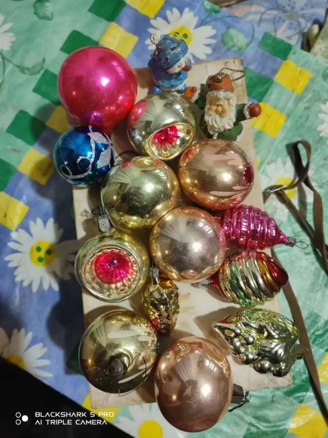 Продам новорічні іграшки 2