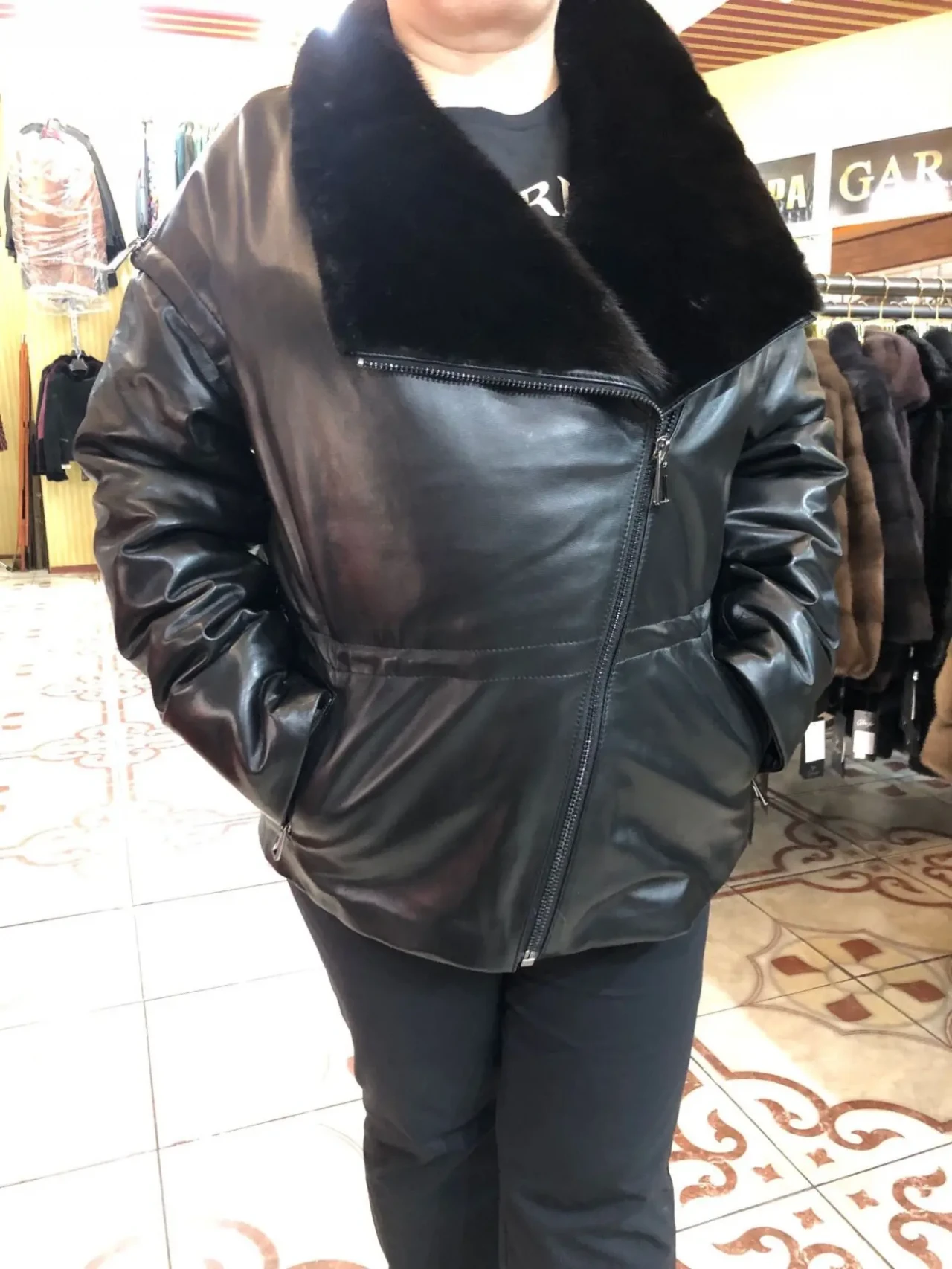 Куртка шкіряна утеплена,комір норка 2