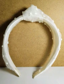 Девочке ободок на голову для волос белый фатин точка