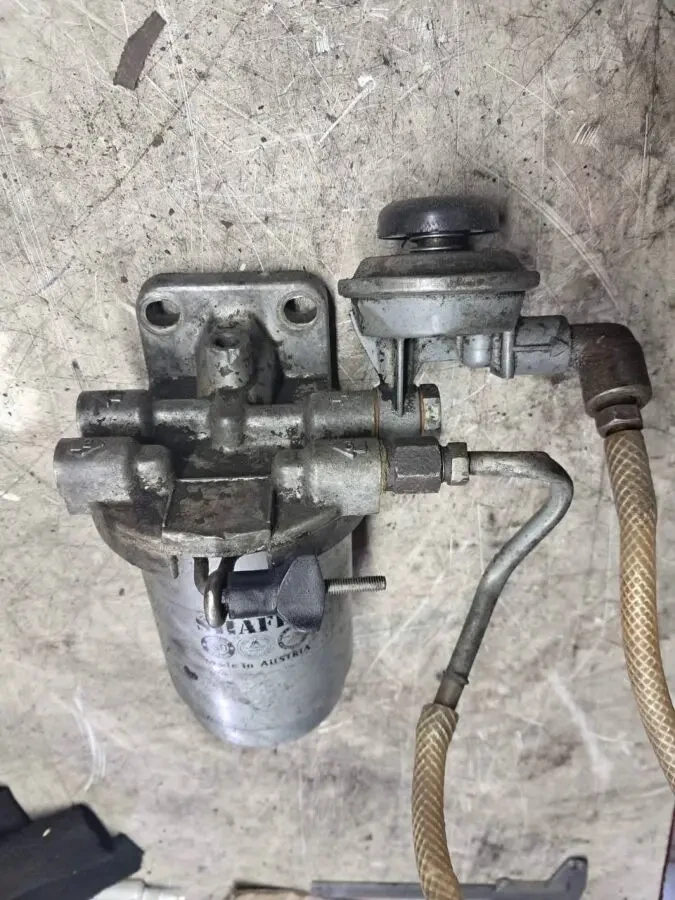 Корпус паливного фільтра Форд Транзит 6