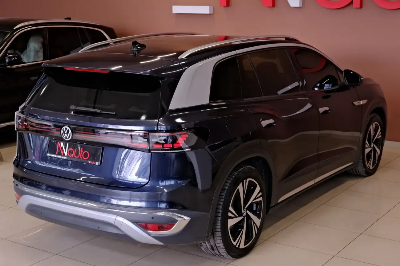 Volkswagen ID.6 Crozz Pro 9