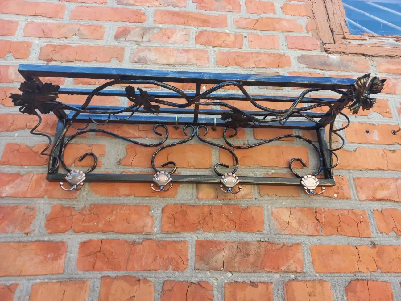 Вешалки с элементами ковки 4