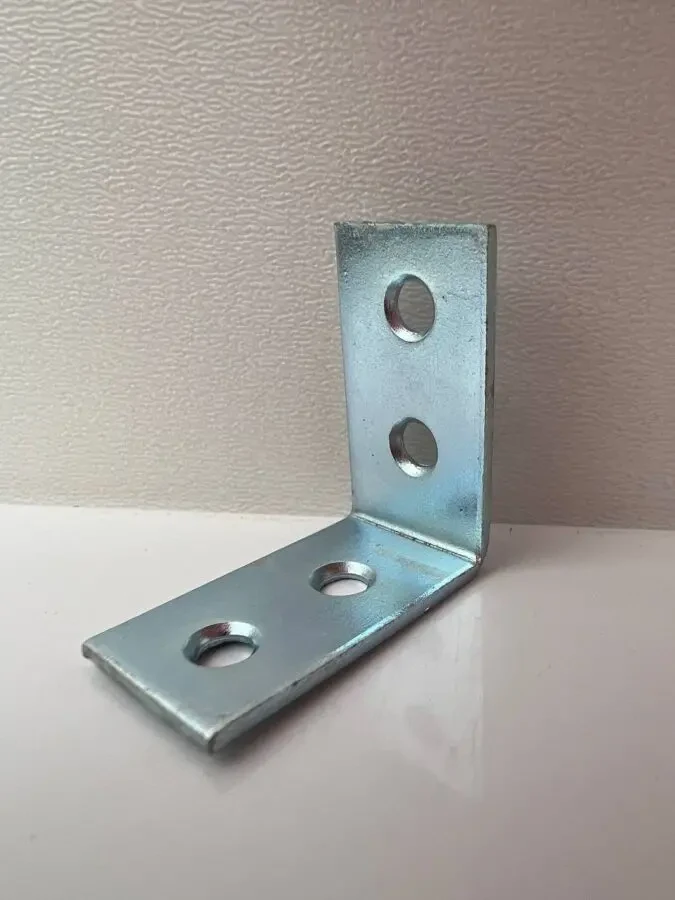 Куточок  30х30х17х1.5  кріпильний