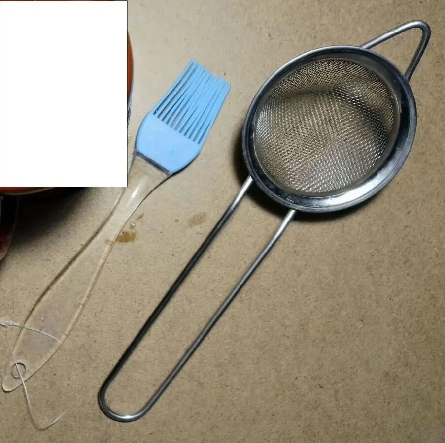На кухню ситечко металл и кисточка силикон набор для чая 3