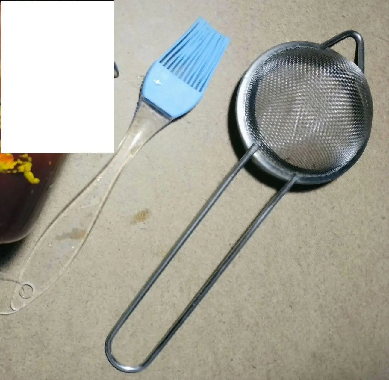 На кухню ситечко металл и кисточка силикон набор для чая 2
