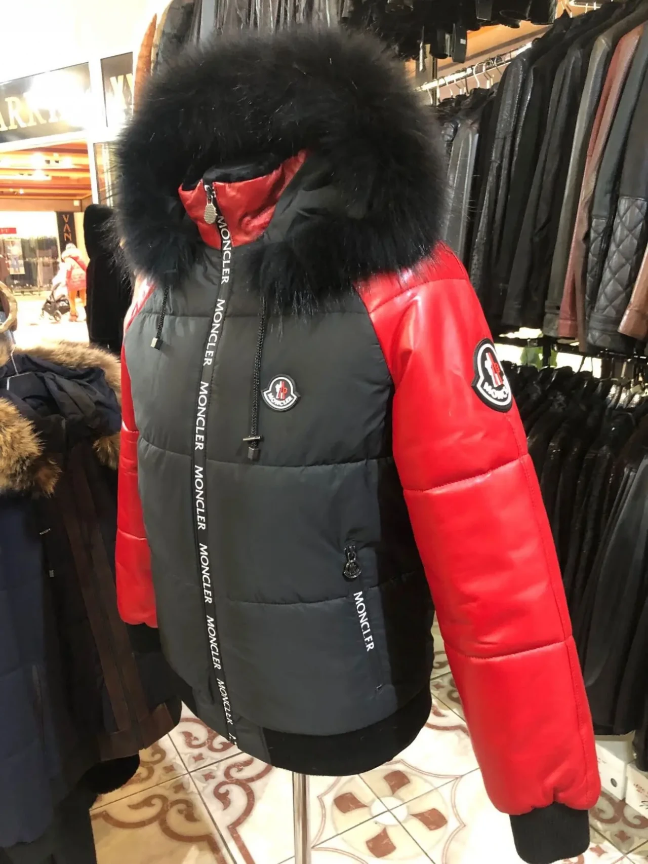 Пуховик комбінований зі шкірою,Moncler 3