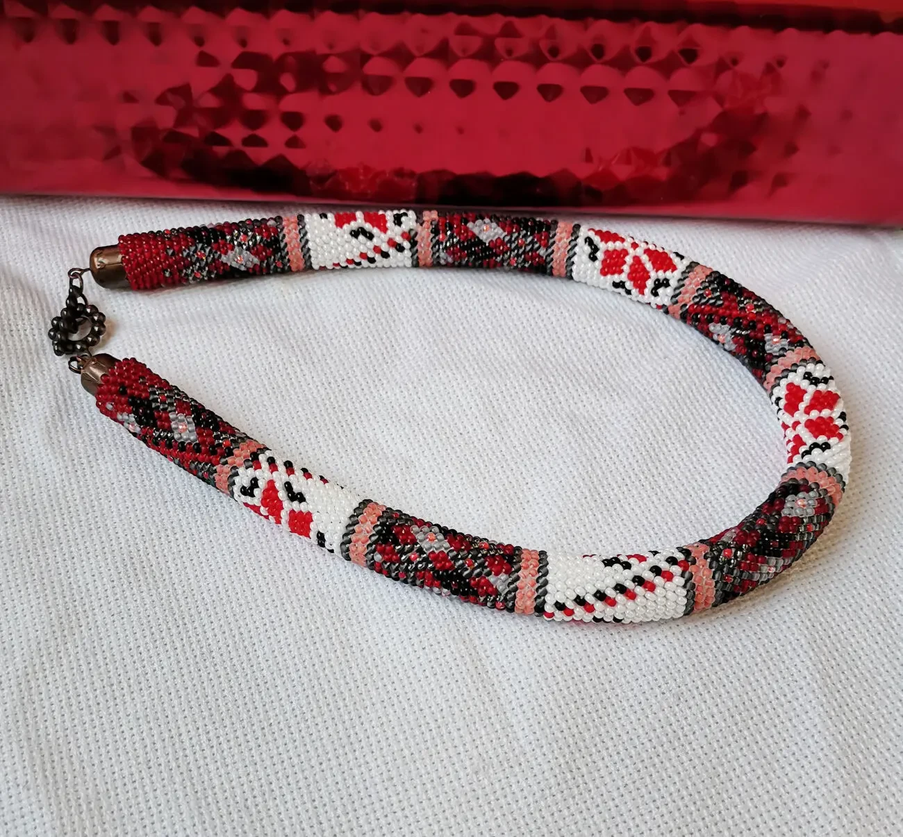 Прикраса із бісеру кольє-джгут Зірка надії 9