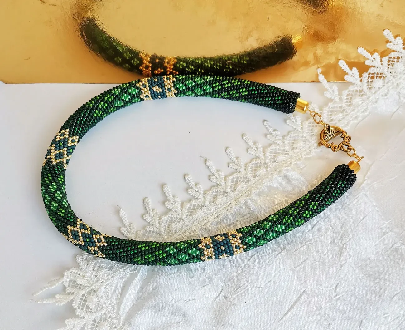 Прикраса із бісеру джгут-кольє Смарагдові чари 10