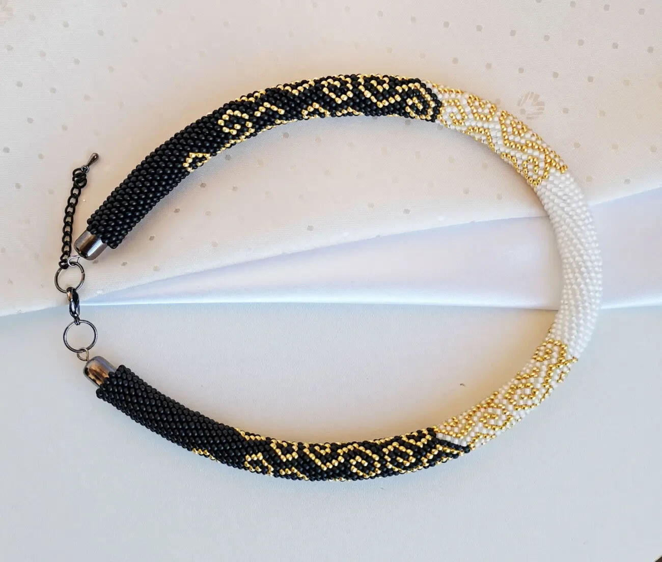 Прикраса із бісеру кольє-джгут Гармонія розкоші 9