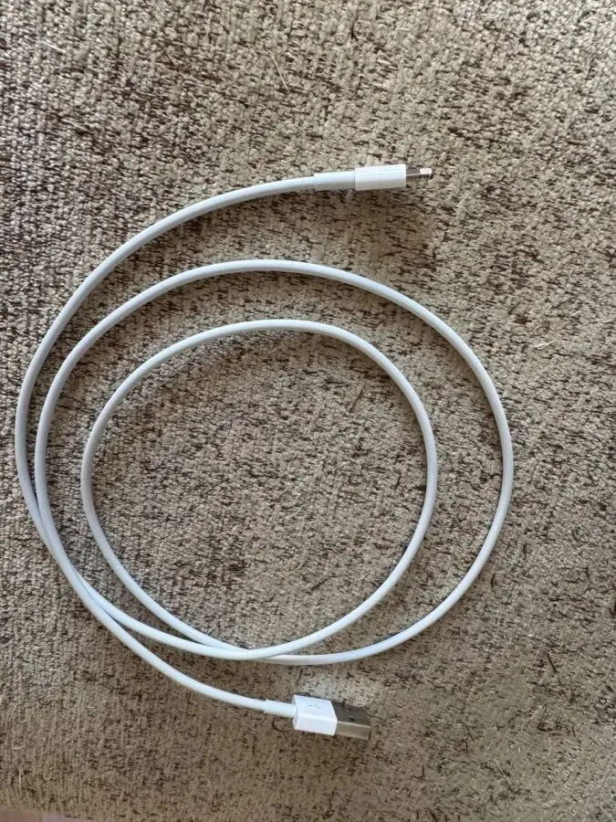 Продам дрот ОРИГІНАЛ для зарядки айфон, новий - стан ідеал... 7