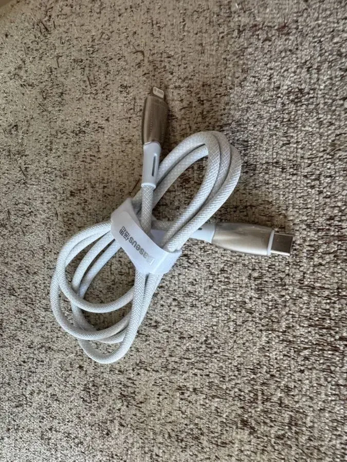 Продам дрот ОРИГІНАЛ для зарядки айфон, новий - стан ідеал... 5