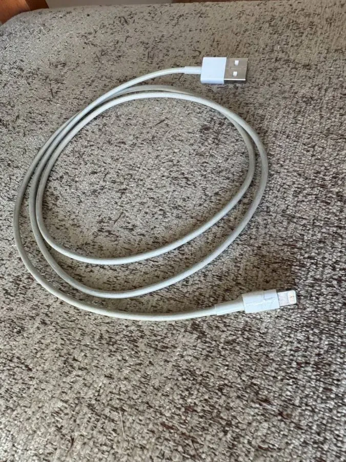 Продам дрот ОРИГІНАЛ для зарядки айфон, новий - стан ідеал... 2