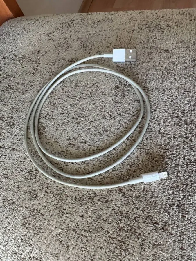 Продам дрот ОРИГІНАЛ для зарядки айфон, новий - стан ідеал... 3