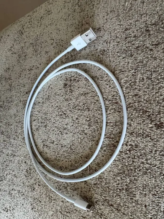 Продам дрот ОРИГІНАЛ для зарядки айфон, новий - стан ідеал... 6