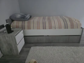 ліжко односпальне з тумбою