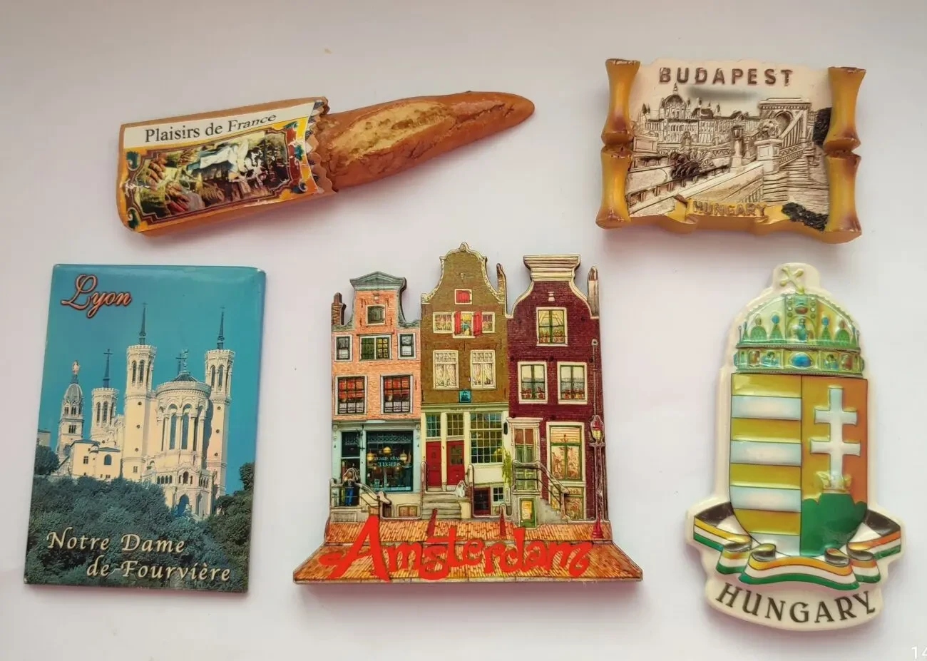 Магніти на холодильник 9