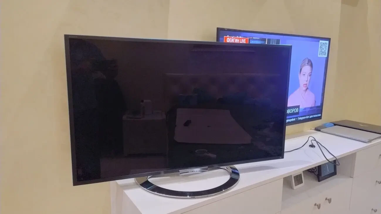 Телевізор Sony Bravia KDL-40W905A 2