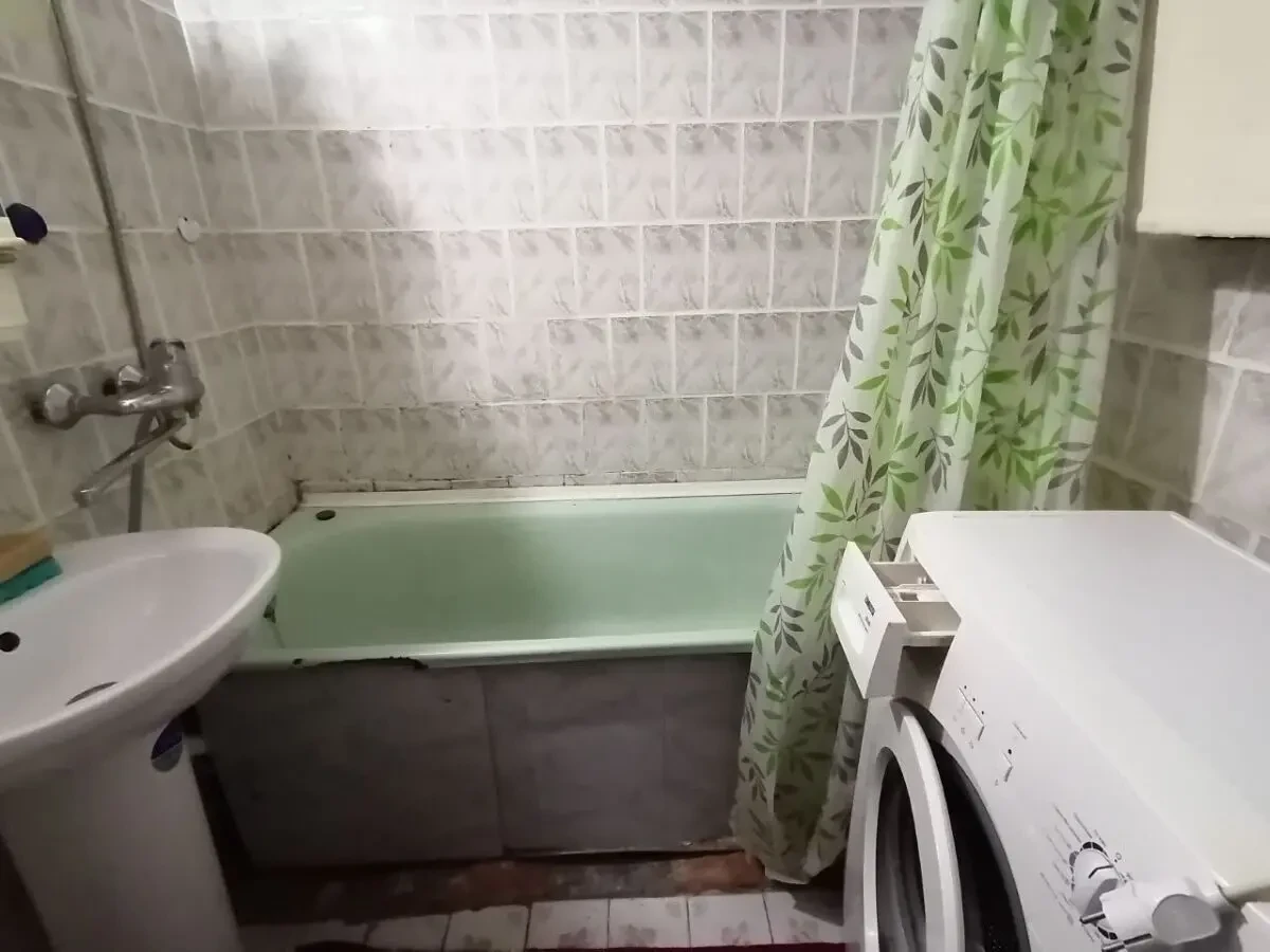 Сдам 1 ком.квартиру на Академика Королева-рынок Южный 5