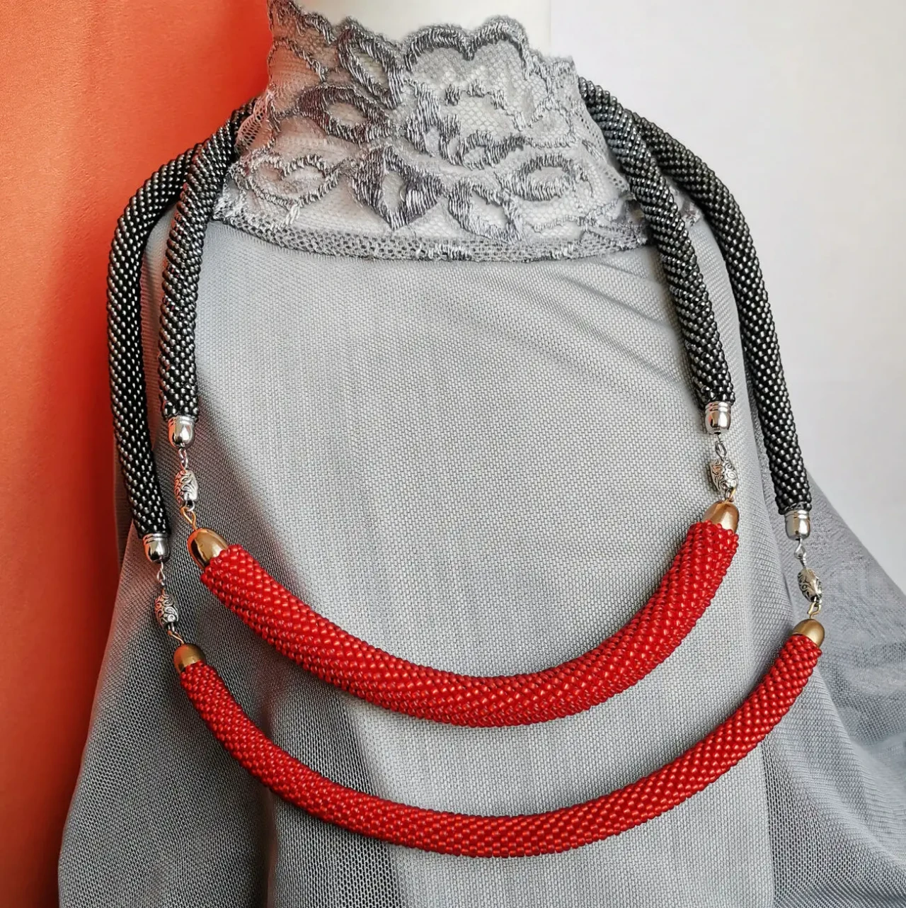 Прикраса із бісеру кольє-джгут Атлас 7