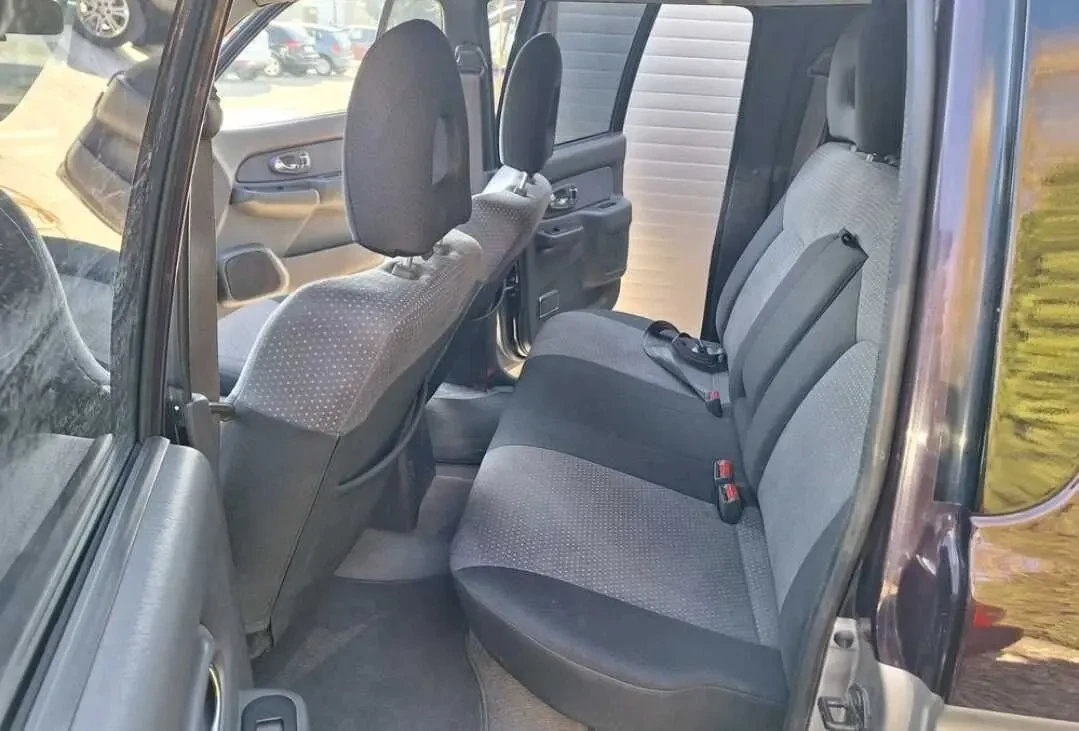 Mitsubishi L 200 Нерозмитнений 8