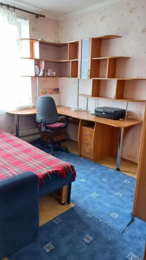 Сдам 2-х. к. квартиру возле метро Героев Труда 5