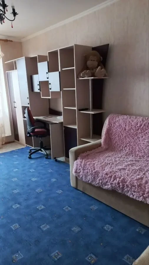 Сдам 2-х. к. квартиру возле метро Героев Труда