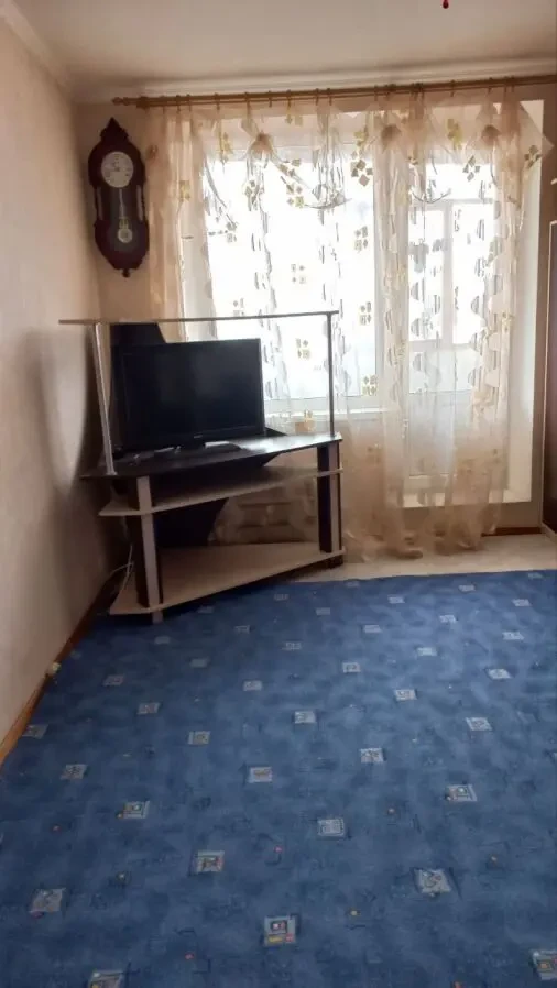 Сдам 2-х. к. квартиру возле метро Героев Труда 4