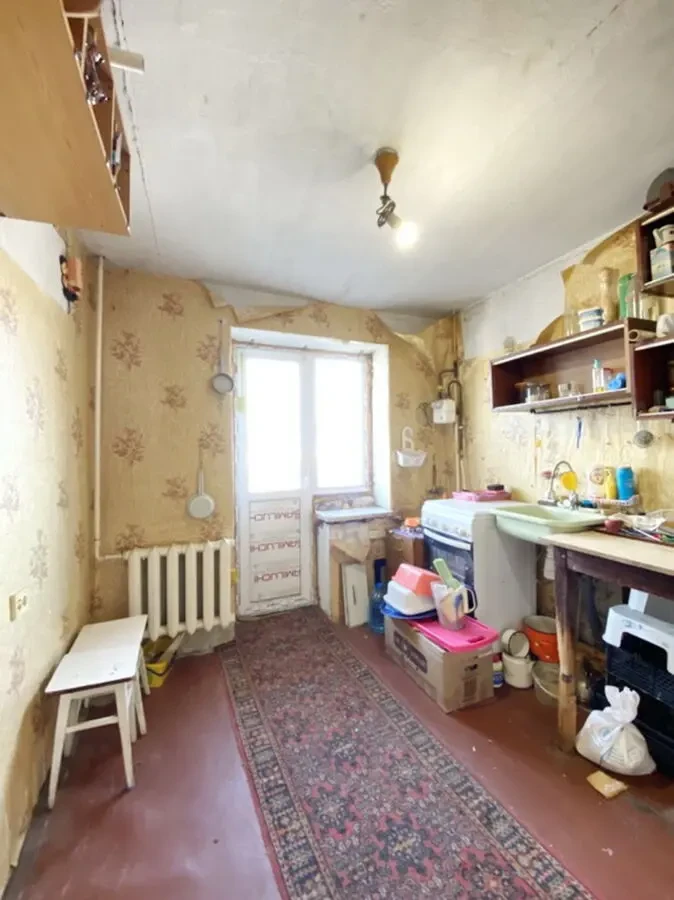 Продаю простору, з цікавим плануванням 2к.квартиру на Намиві 6