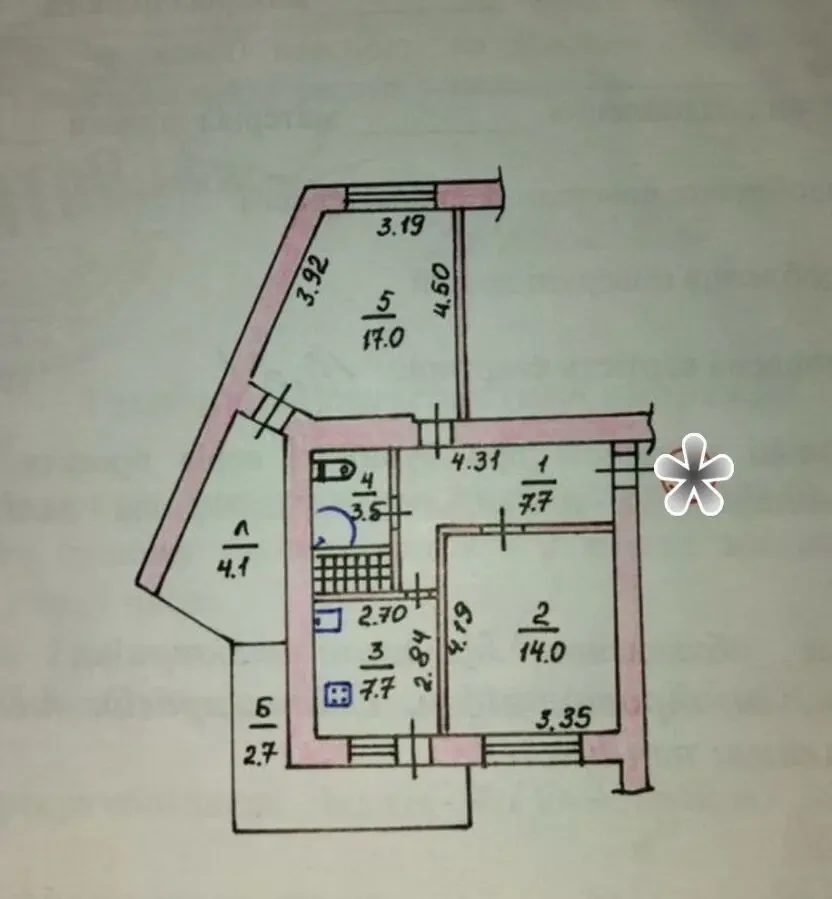Продаю простору, з цікавим плануванням 2к.квартиру на Намиві 10