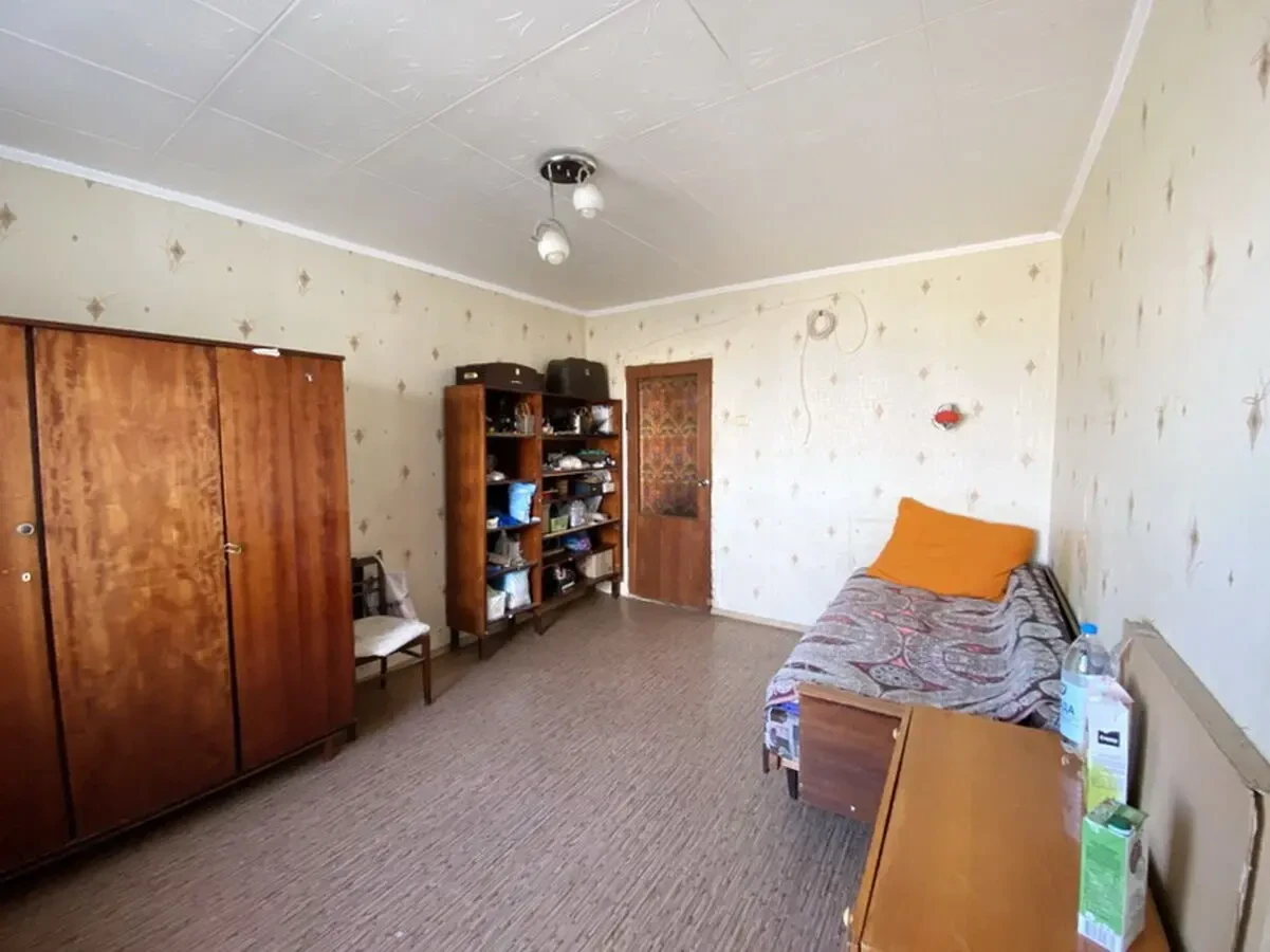 Продаю простору, з цікавим плануванням 2к.квартиру на Намиві 4