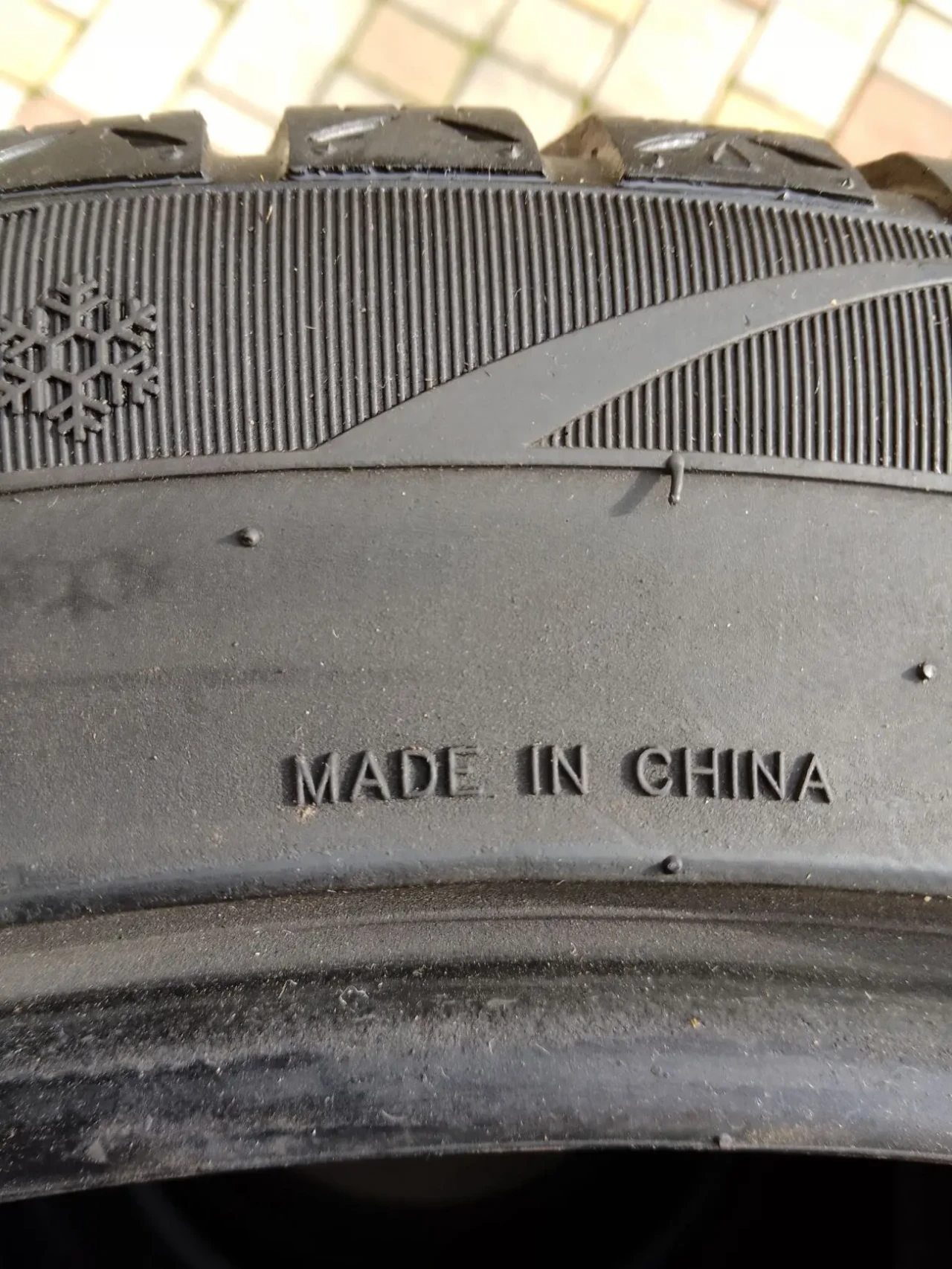 Шины зимние Hifly Win-turi 225/45/18 5