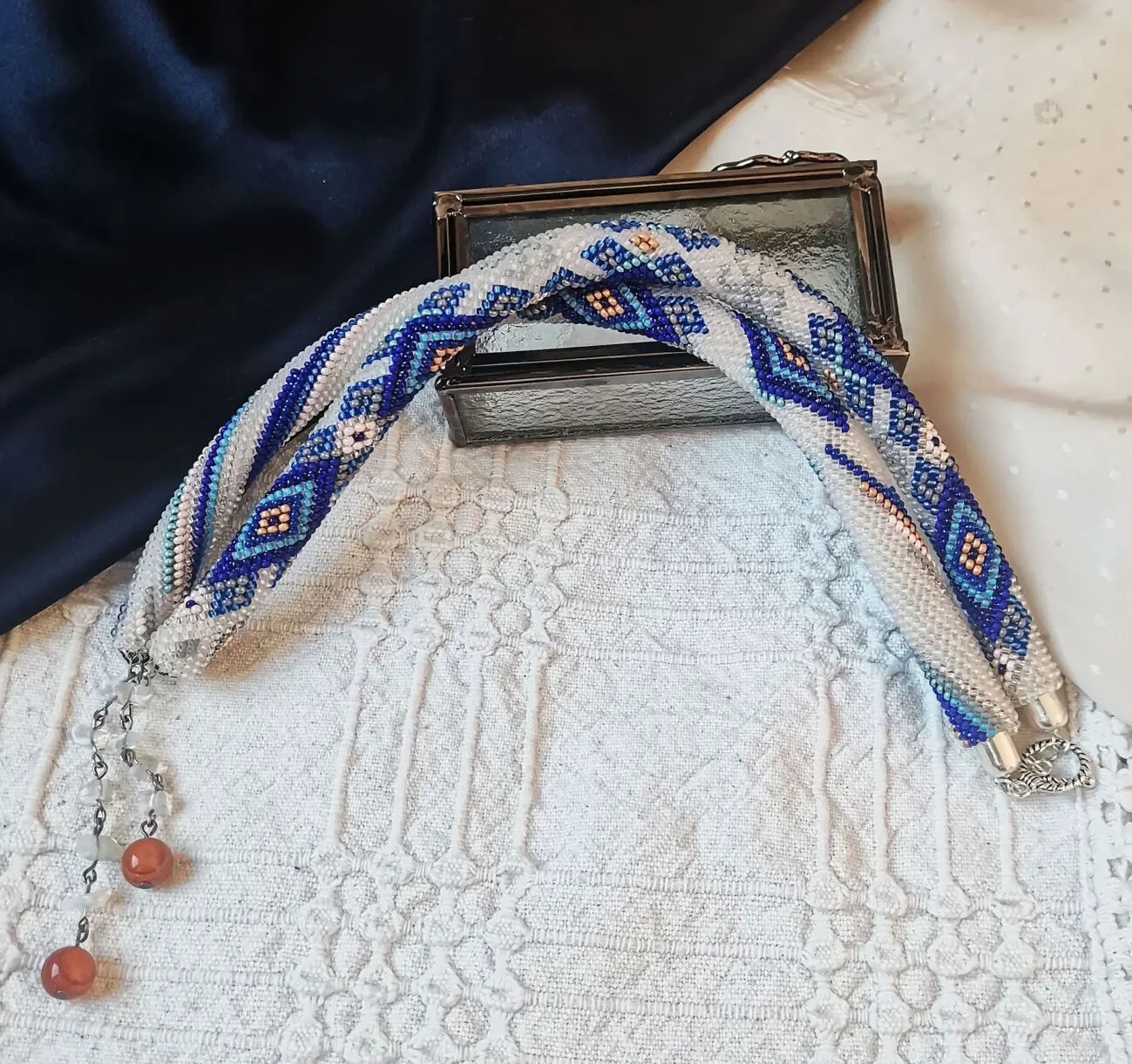 Прикраса із бісеру кольє-джгут Зоряне сяйво 2