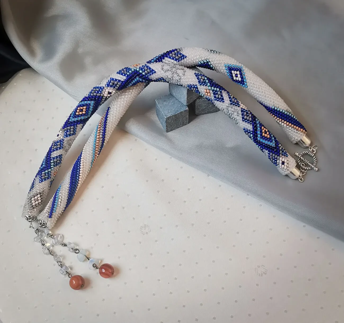 Прикраса із бісеру кольє-джгут Зоряне сяйво 7