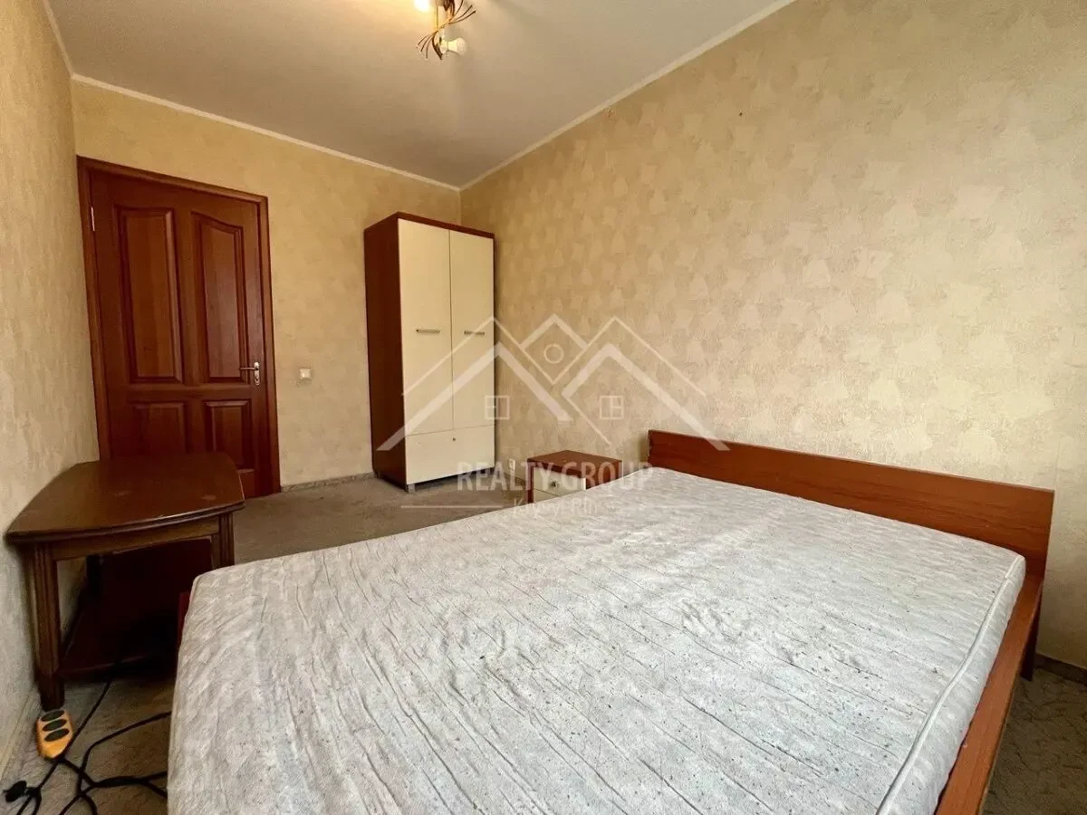 Продаж 2к квартири  з видом на парк  Ювілейний ( вул Петра Дорошенка) 4