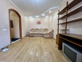 Продаж 2к квартири  з видом на парк  Ювілейний ( вул Петра Дорошенка)