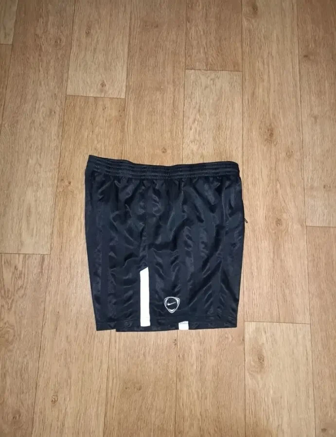 Nike оригинал Шорты мужские спортивные черные с белым 4