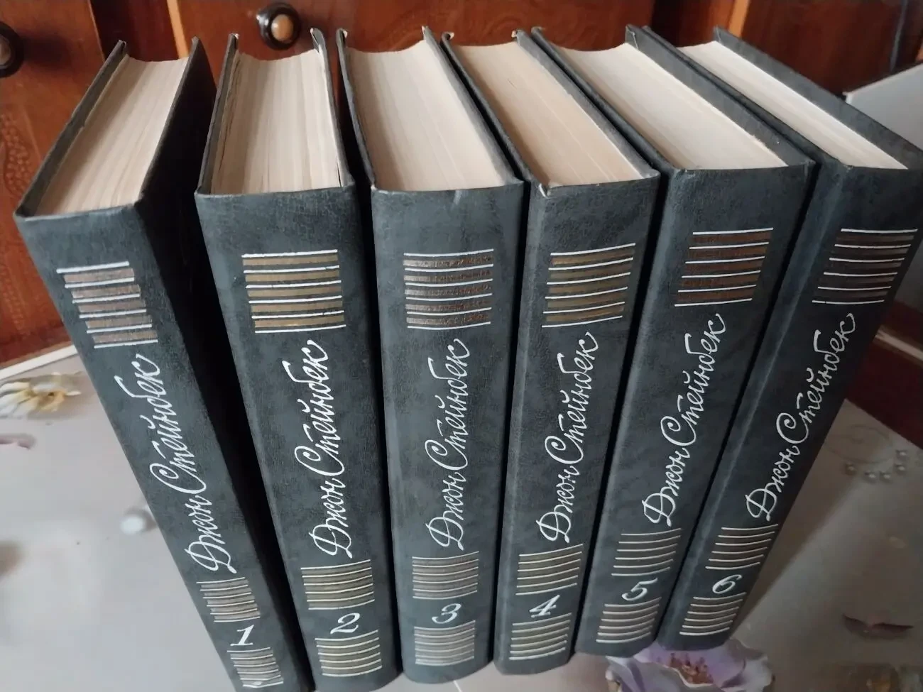 Книги Собрание сочинений Стейнбек Джон  6 томов  1989 год издания 2