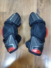 Хокейний захист ліктів польового гравця CCM